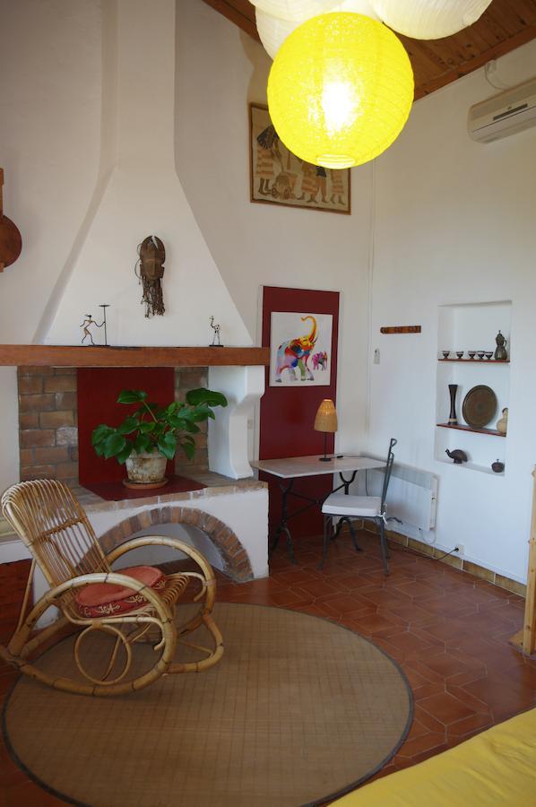 Chambres D'Hotes La Grange Au Negre Alba-la-Romaine Room photo